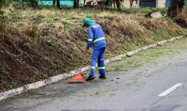 Mutirão de limpeza e manutenção inicia em Senador Canedo
