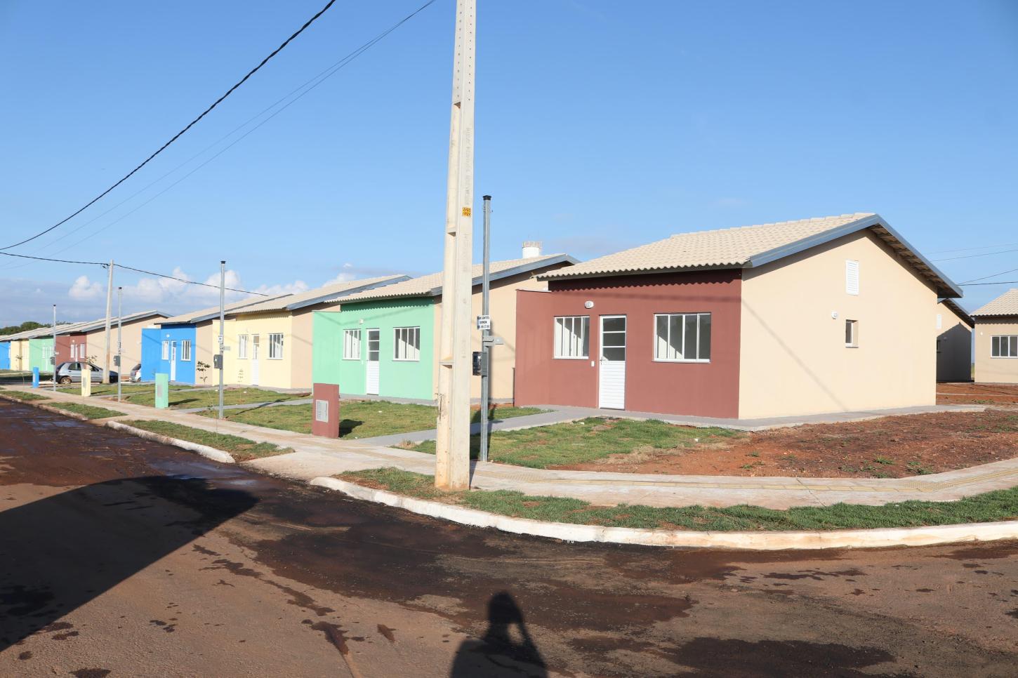 Governo de Goiás seleciona novas famílias para casas a custo zero em 15 municípios