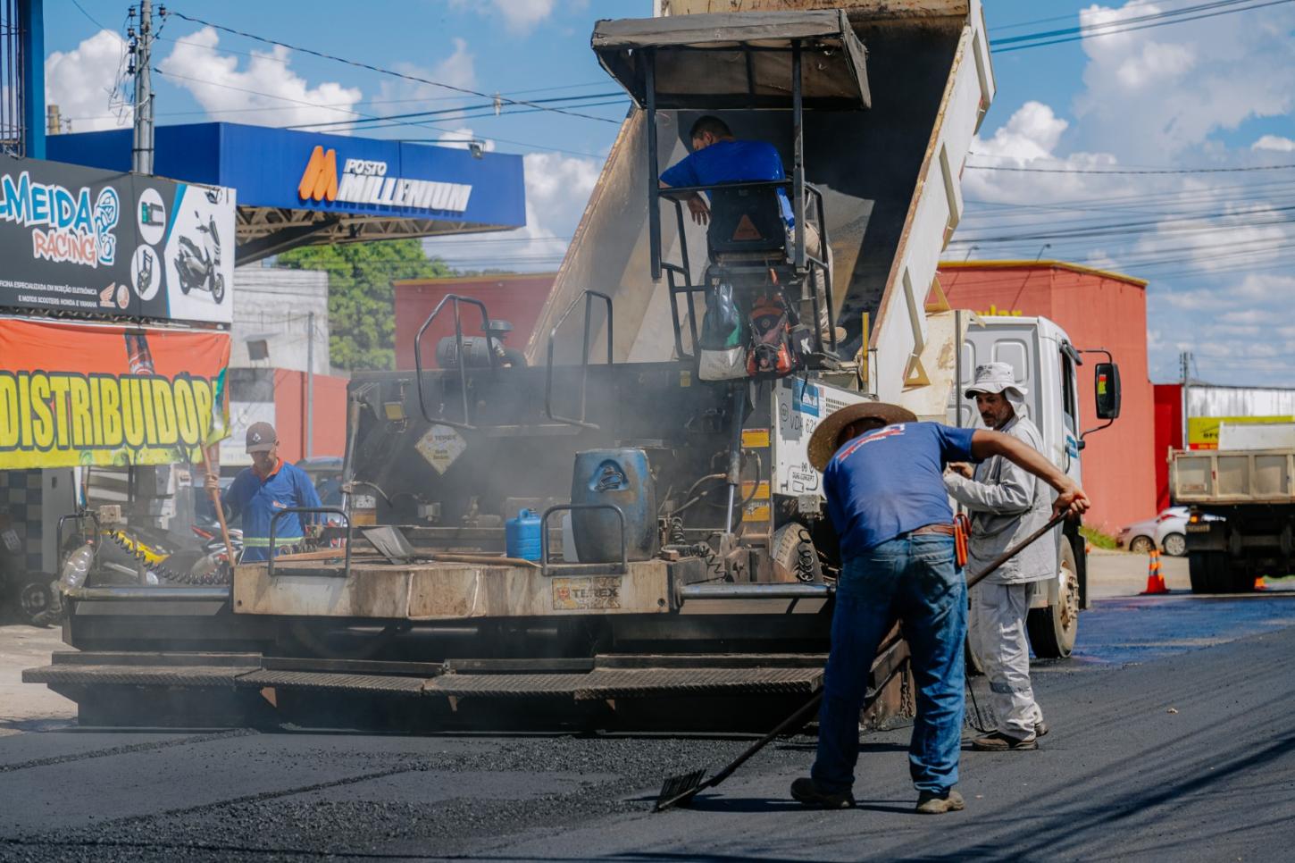 Prefeitura de Senador Canedo realiza mutirão nos bairros Jardim Canedo 1, 2 e 3