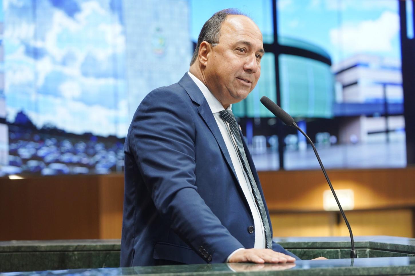 Sancionada lei que valoriza músicos goianos e cria selo 