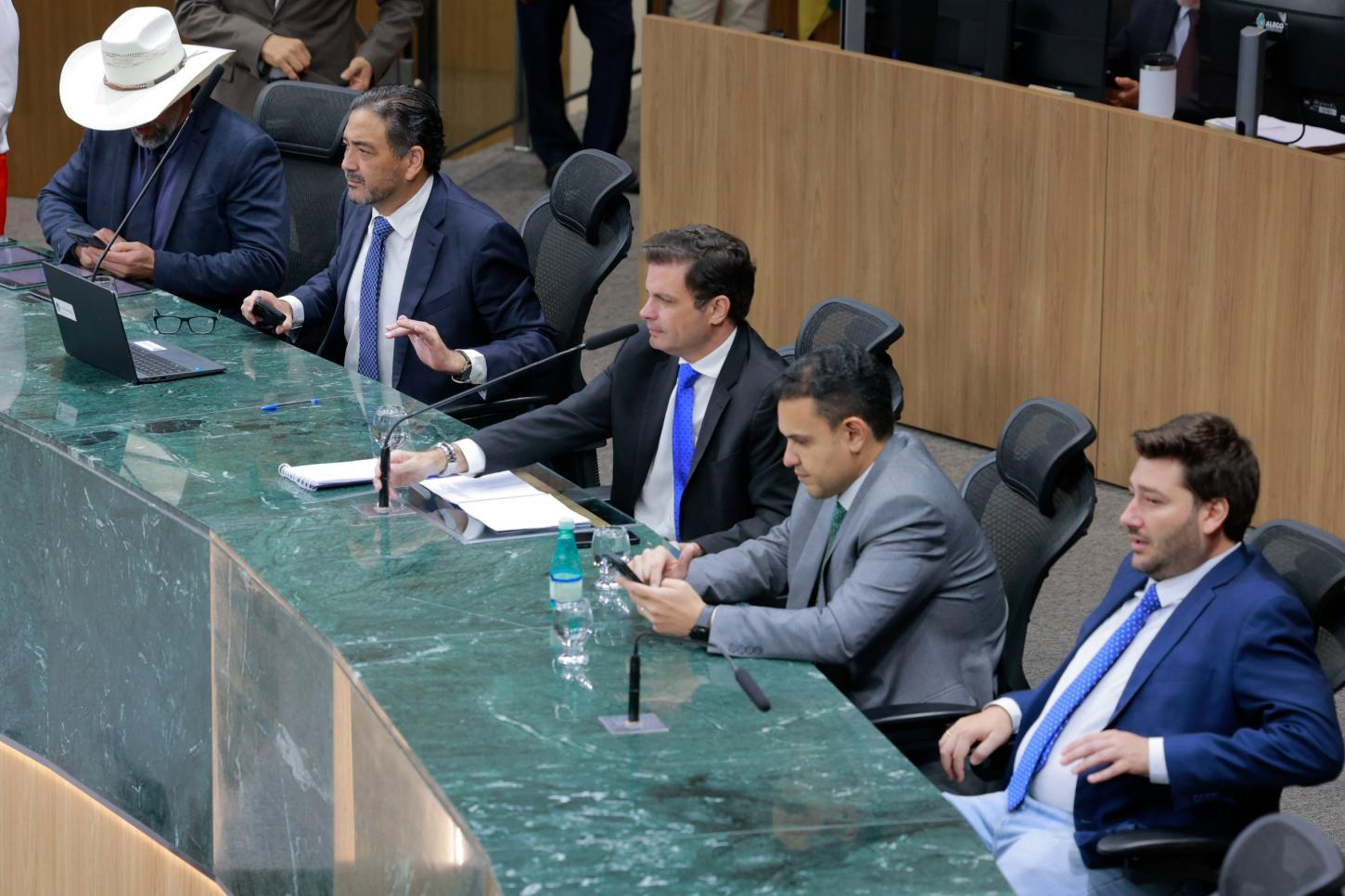 Assembleia Legislativa aprova proposta do governo para adesão ao Propag e saída do RRF