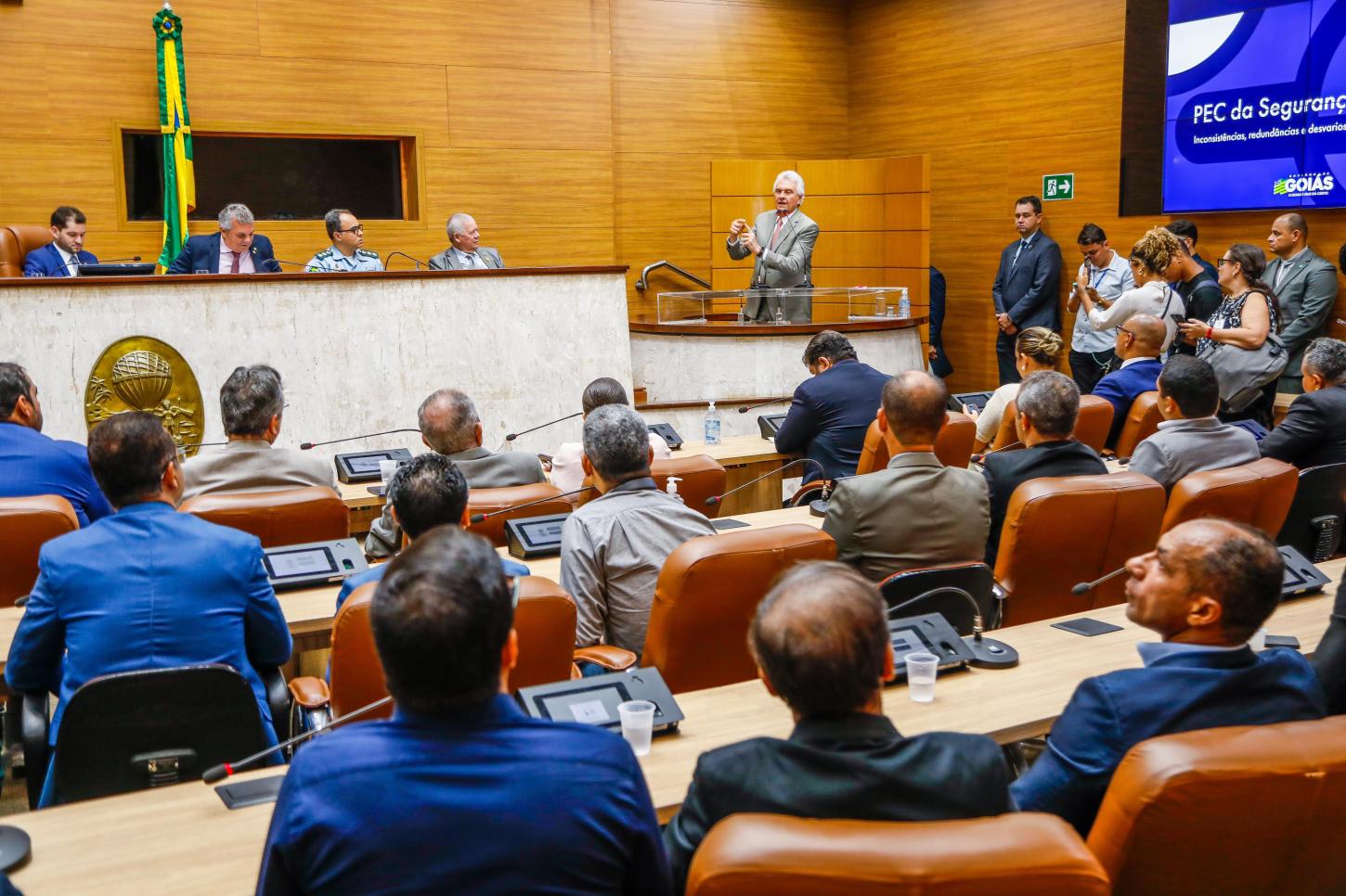 Caiado defende sistema integrado de segurança pública durante seminário em Sergipe