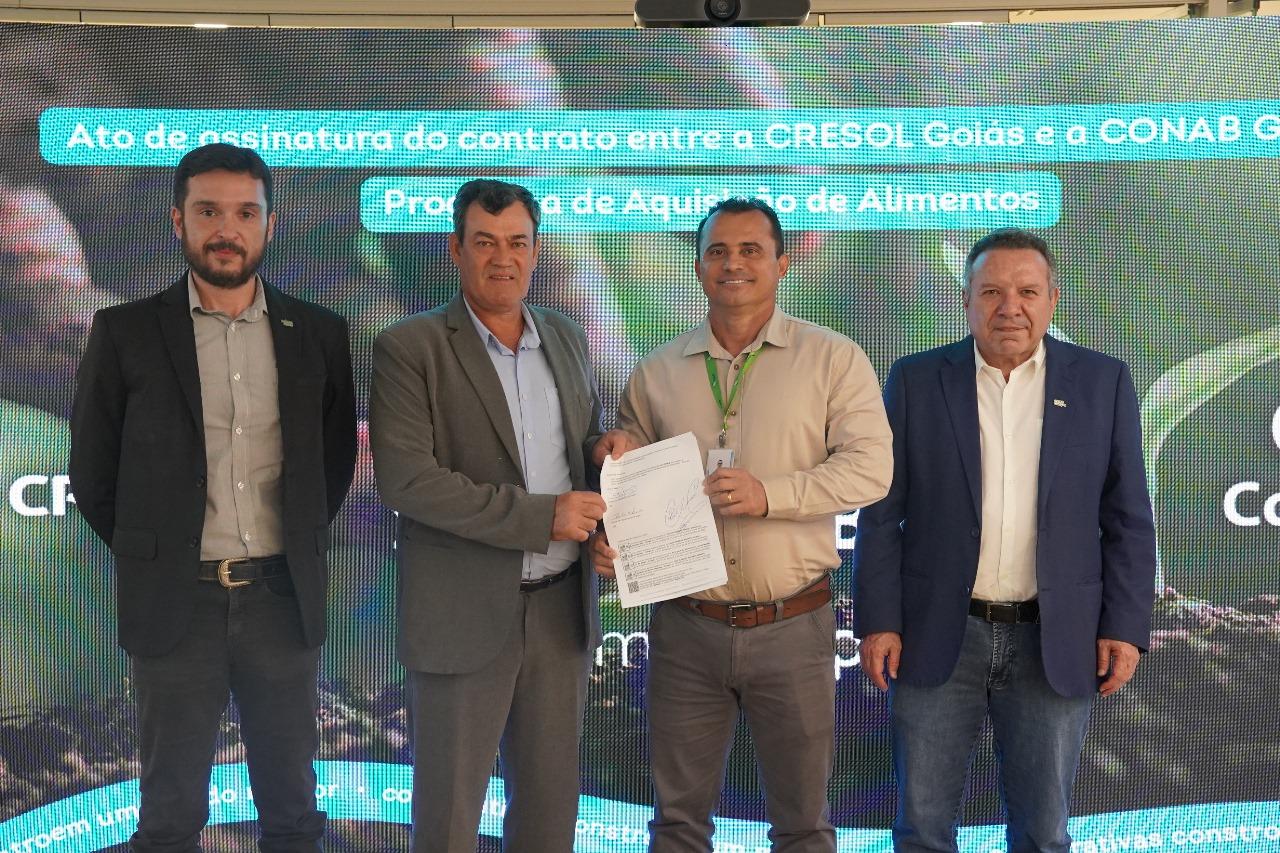 Cresol e Conab fecham parceria de R$ 30 milhões em Goiás
