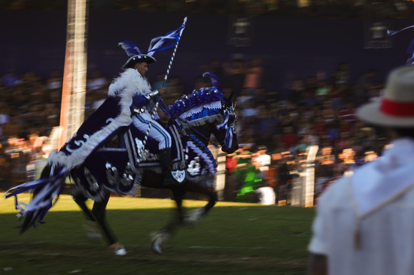 Cavalhadas de Pirenópolis começam com festa no primeiro dia de celebrações