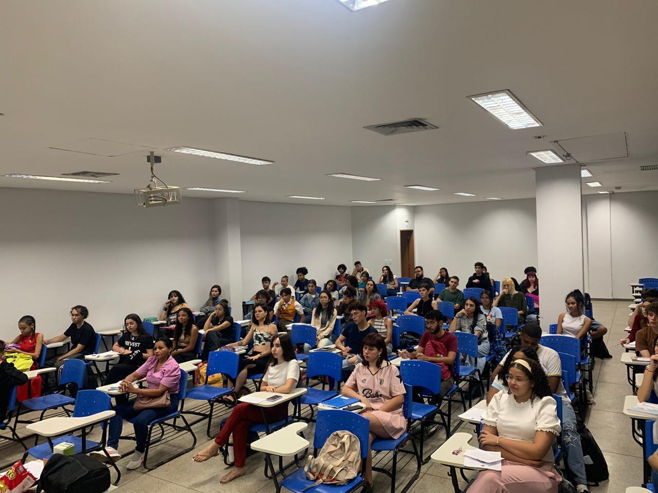 Cursinho Popular abre inscrições para curso preparatório gratuito para o ENEM