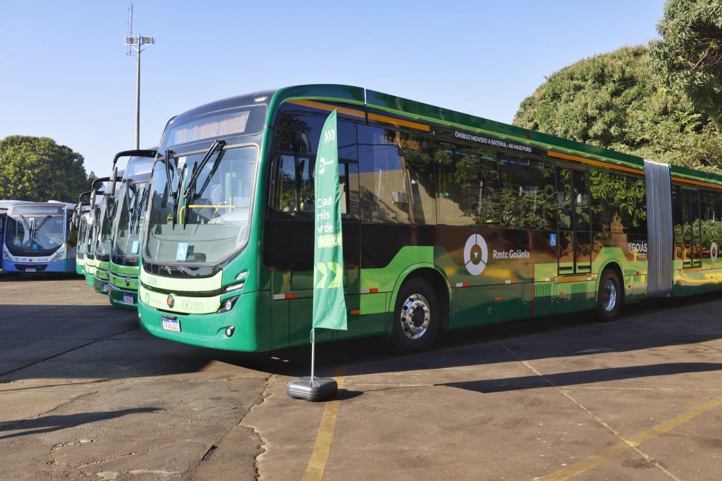 Caiado entrega estações e novos ônibus do BRT Leste-Oeste