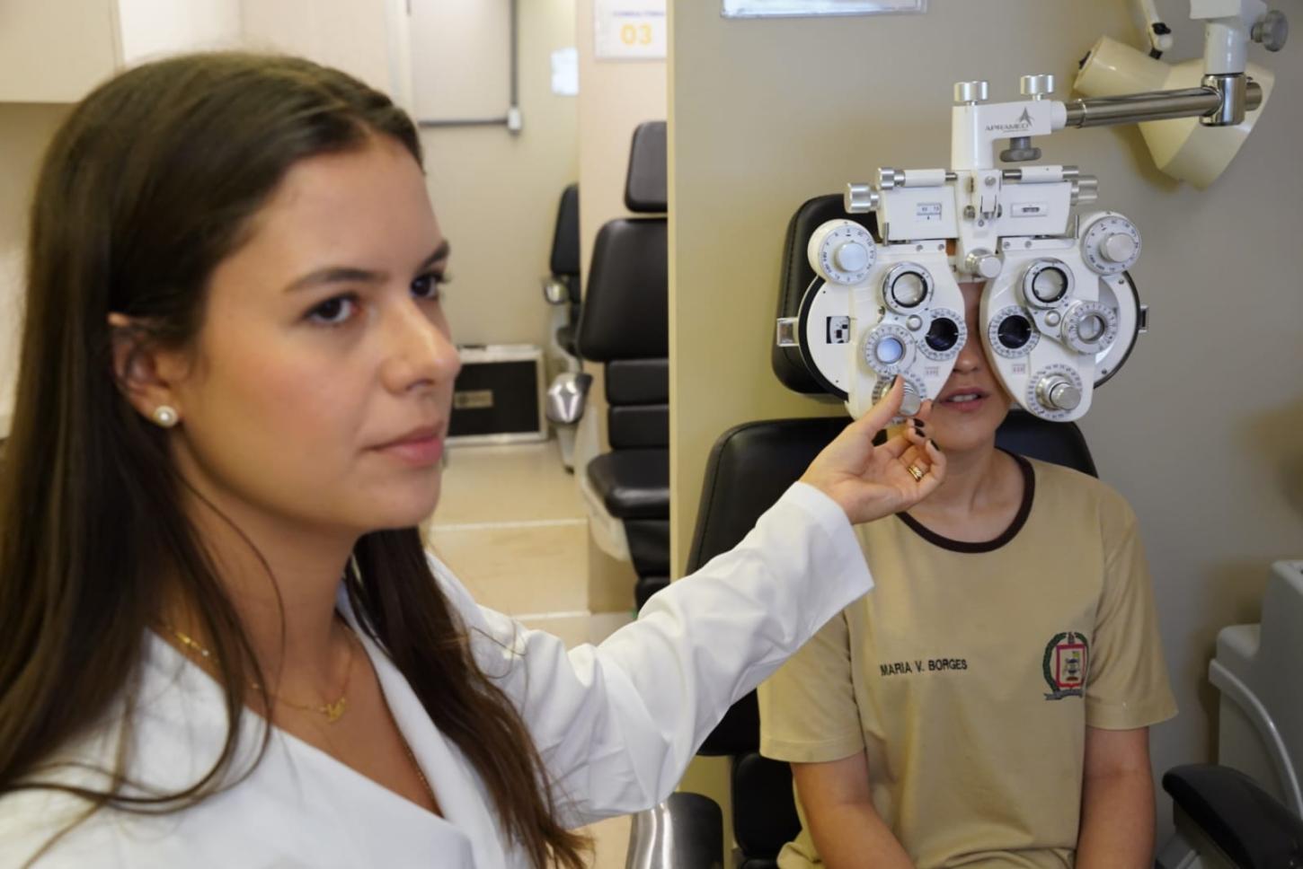 Governo de Goiás atende mais de 39 mil alunos com o programa Olhar para Todos