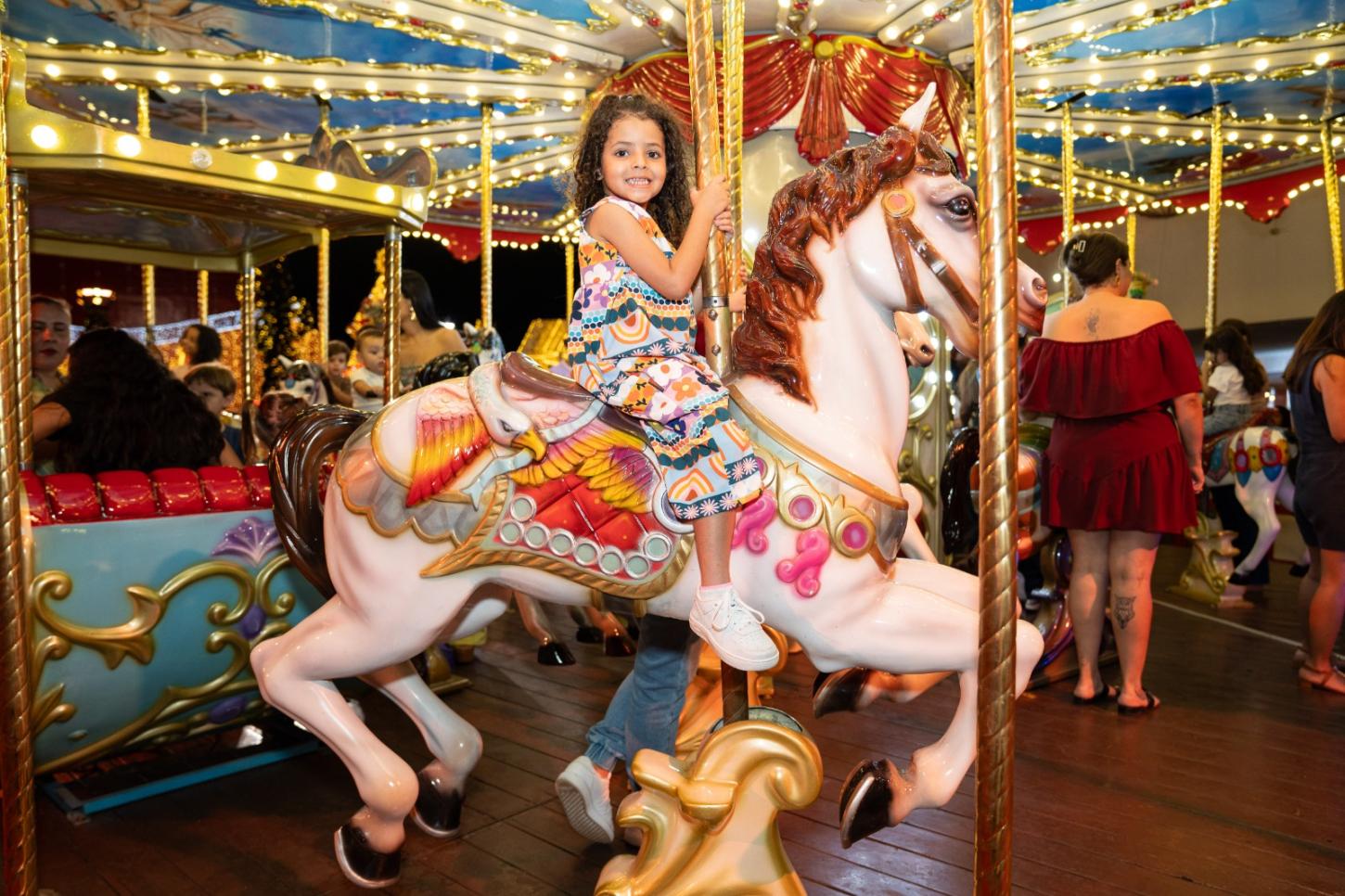 Natal do Bem 2025: brinquedos gratuitos encantam famílias em celebração natalina do país