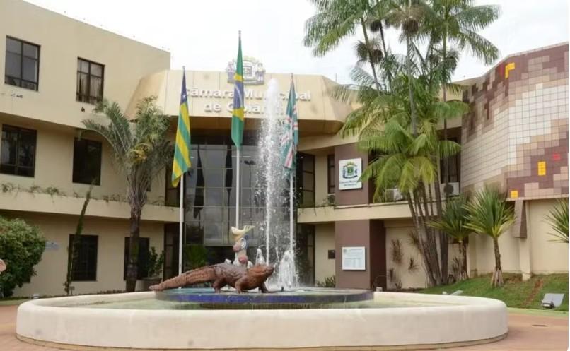 Auxílio para mulheres comprarem armas: MP pede que prefeitura vete o projeto, mas Mabel quer manter proposta