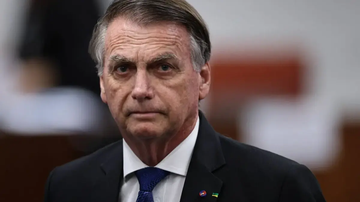 Bolsonaro está estável e sem febre na UTI, mas segue sem previsão de alta