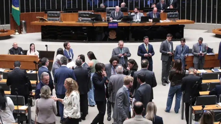 Câmara aprova reajuste de 24% para servidores do MP em três anos