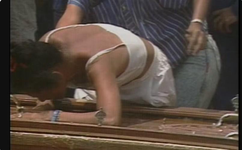 Enterro das vítimas do Césio-137 em Goiânia teve revolta, ataques e medo coletivo da população