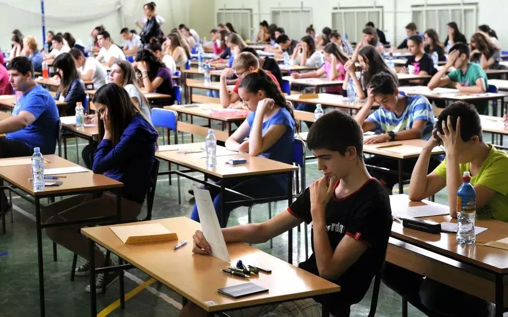 Erro na soma da redação do Enem 2025 pode prejudicar estudantes