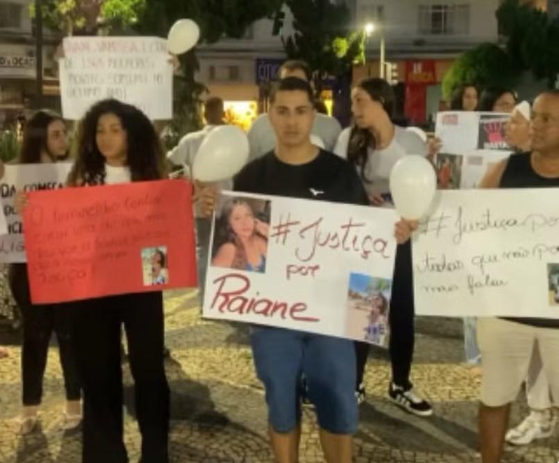 Manifestação emociona cidade e cobra justiça por jovem morta em Goiás