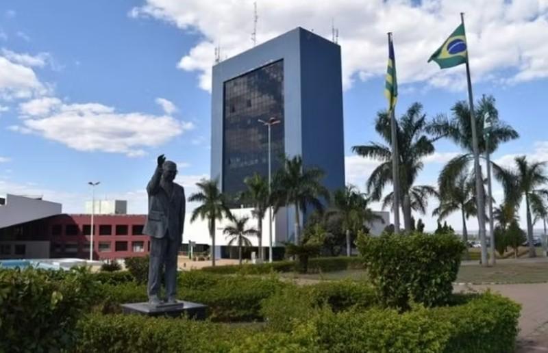 Prefeitura de Goiânia abre seleção com mais de 1,4 mil vagas para professores e profissionais da educação