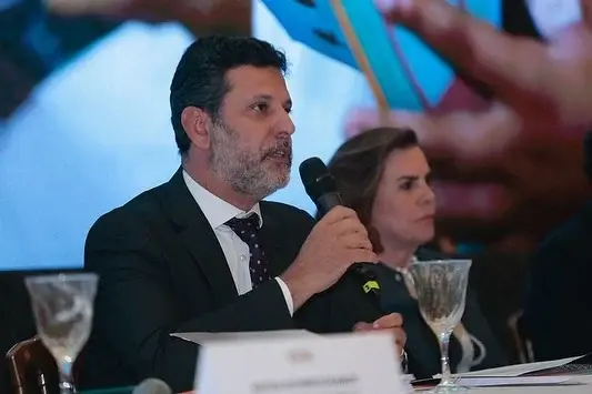 Quem é Leonardo Barchini, novo ministro da Educação após saída de Camilo Santana