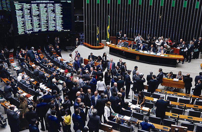 Saiba quem pode ser o deputado mais bem votado nas eleições de 2026