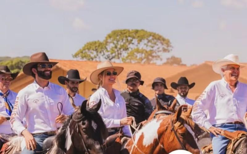 Gusttavo Lima promove cavalgada que reúne autoridades e celebridades em Bela Vista de Goiás