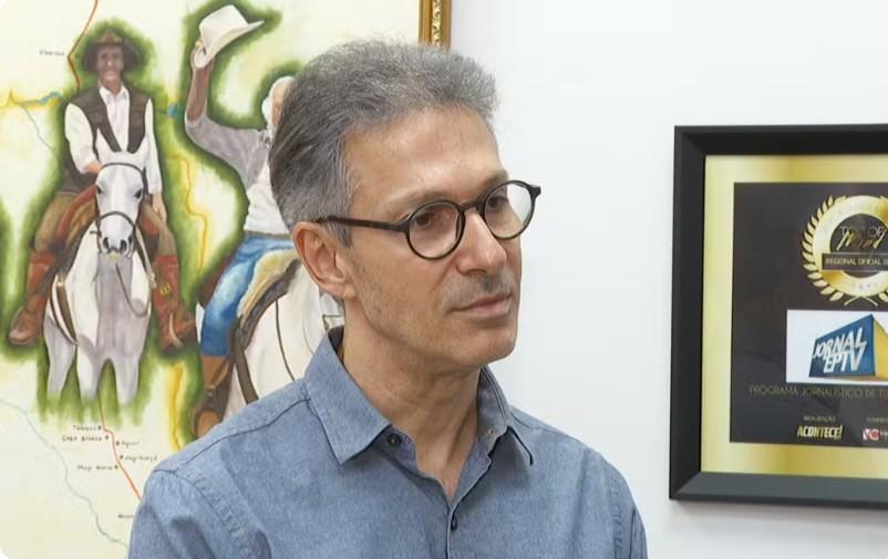 Zema critica fim da escala 6x1 e ataca ministros do STF durante entrevista em Goiânia