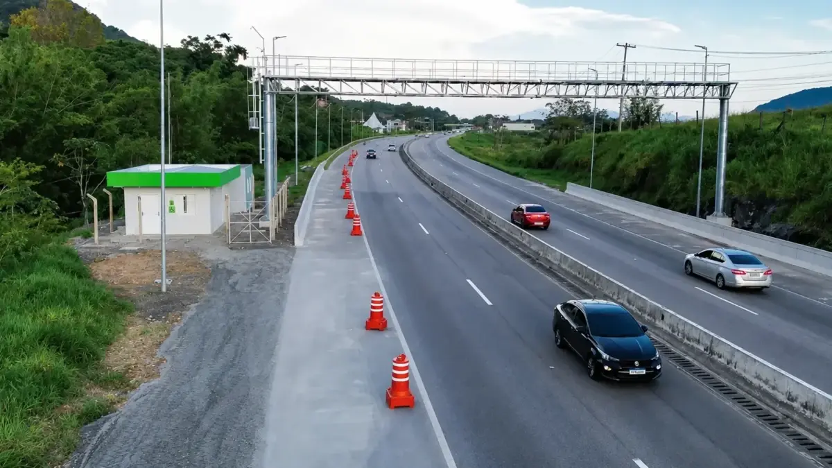 Pedágio sem cancela entra em operação em Goiás e muda rotina de motoristas nas BR-060 e BR-452