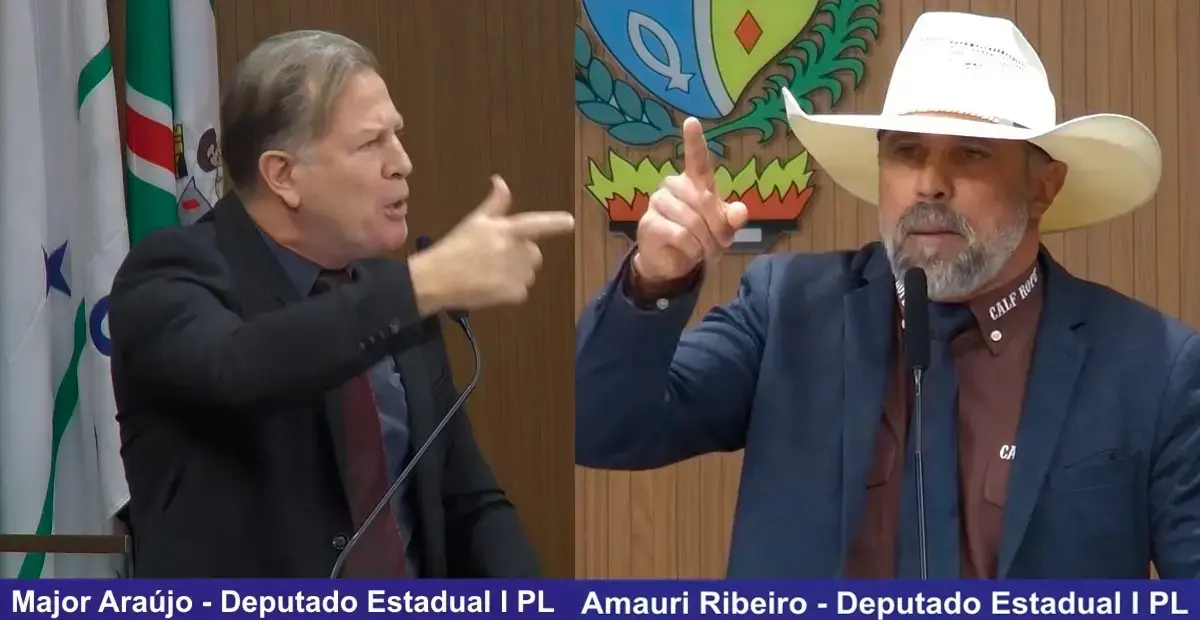 Troca de ofensas entre Major Araújo e Amauri Ribeiro encerra sessão da Alego