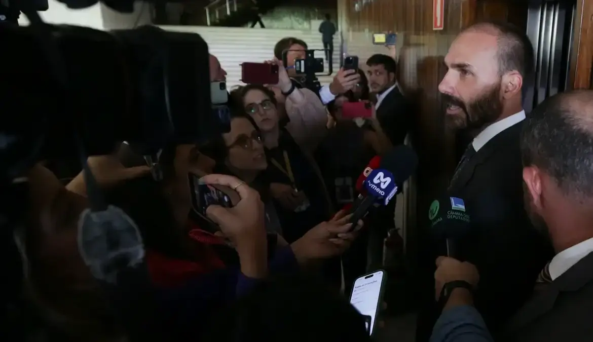 STF condena Eduardo Bolsonaro a mais de 4 anos de prisão e decreta inelegibilidade por oito anos