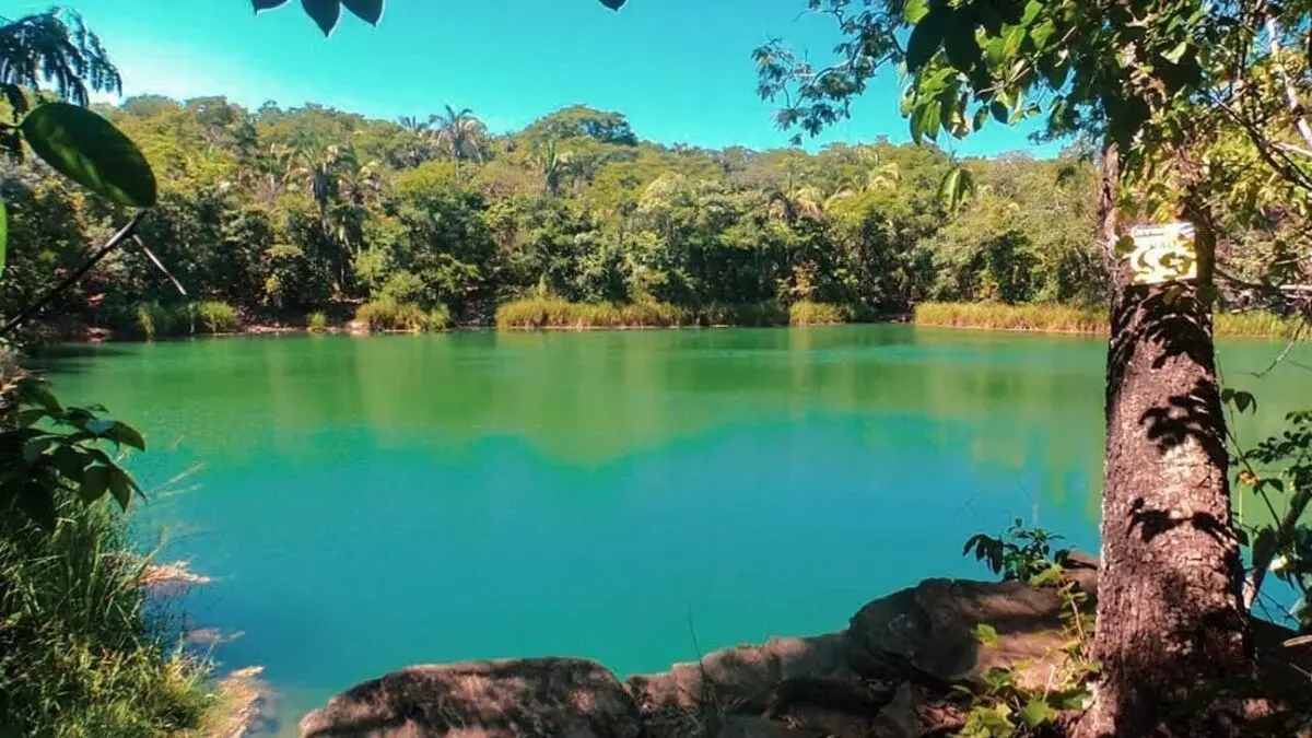 Lagoa 'sem fundo' de Niquelândia volta a intrigar após nova tentativa de medir profundidade