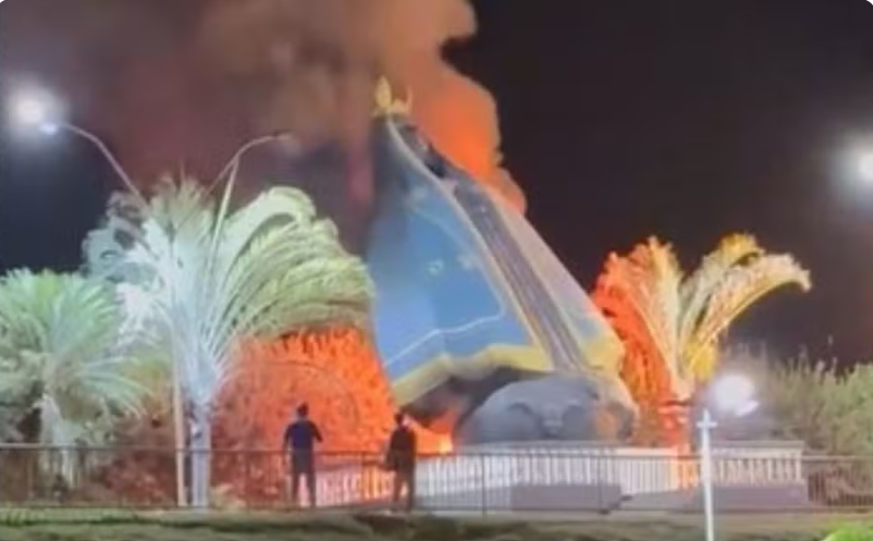 Monumento de Nossa Senhora Aparecida desaba após incêndio na entrada de Nerópolis