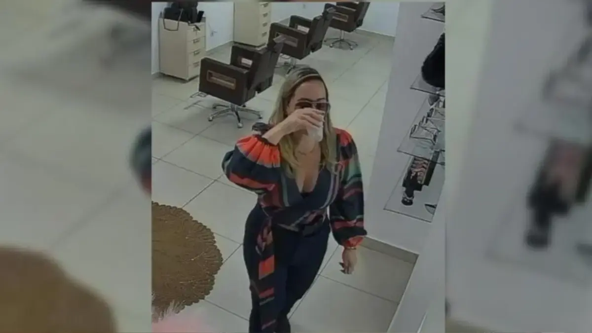 Mulher que se passava por delegada, policial e advogada é presa após intimidar funcionárias para não pagar mega hair em Goiânia