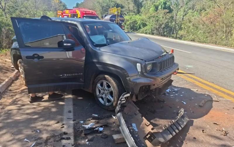 Batida entre caminhão e três carros deixa cinco feridos na BR-153