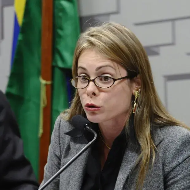 Caiado convida Cristiane Schmidt para comandar propostas econômicas da campanha presidencial