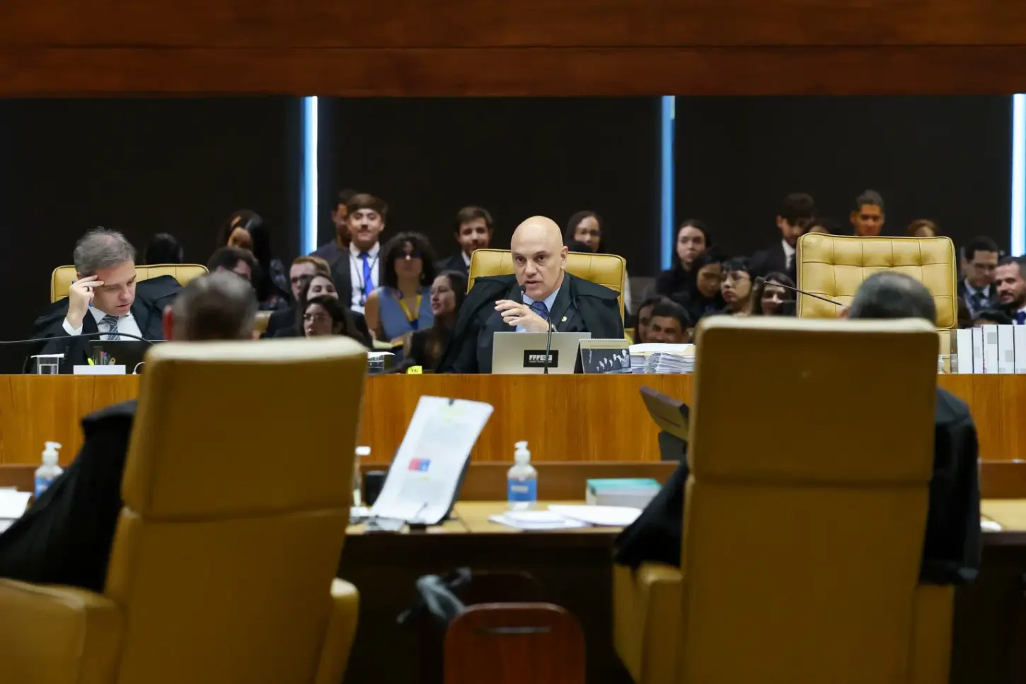 Candidato que usar IA para desinformar pode ter registro ou mandato cassado, alerta Moraes