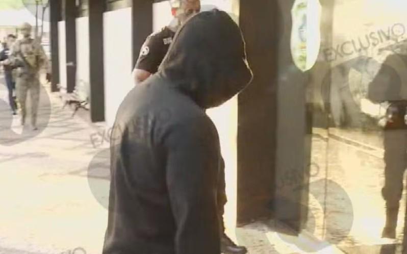 PMs são presos suspeitos de tortura e extorsão contra mulheres que trabalhavam com reciclagem em Goiânia