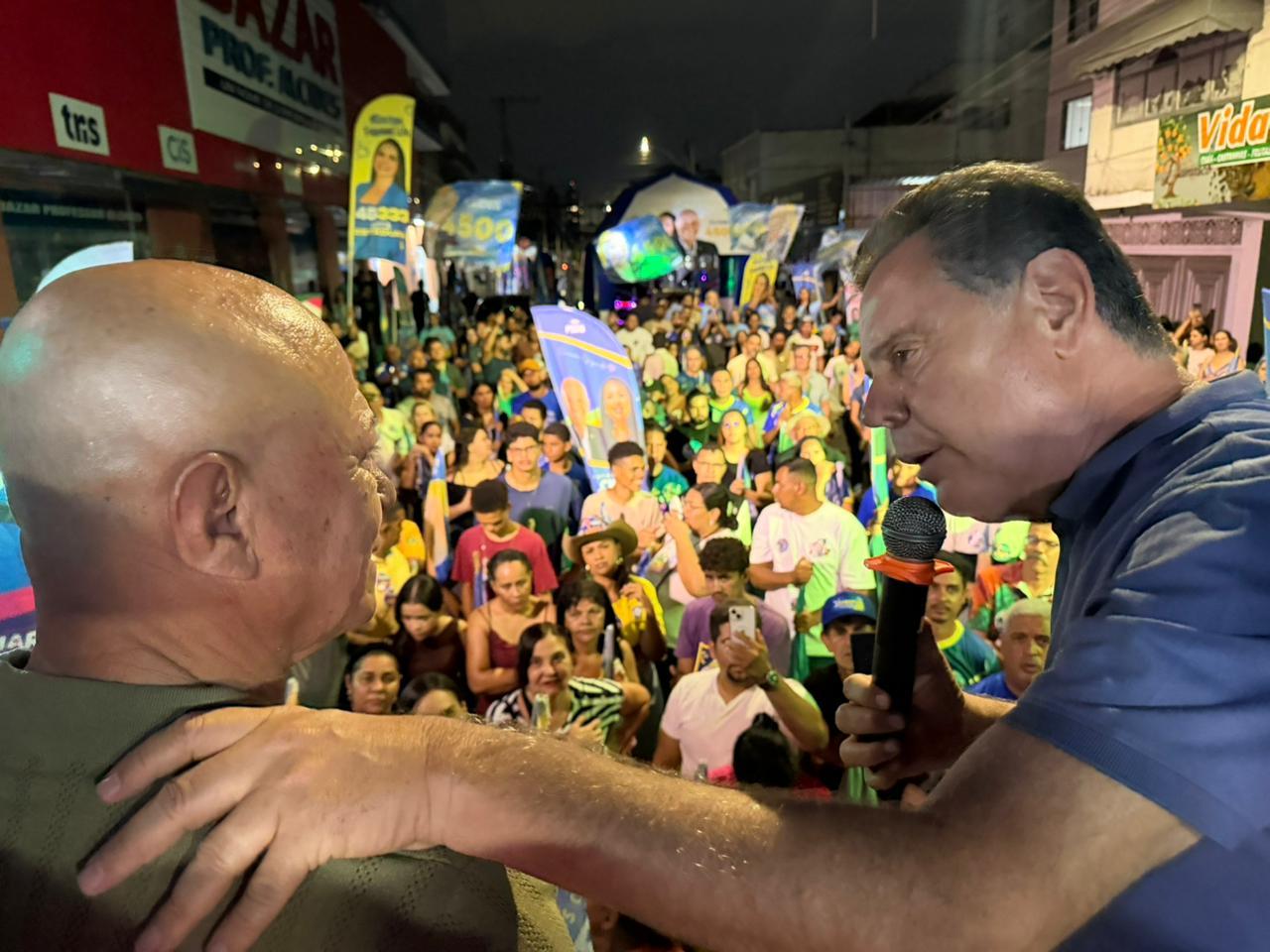 Professor Alcides reúne mais de 3 mil pessoas em primeiro grande comício da campanha em Aparecida
