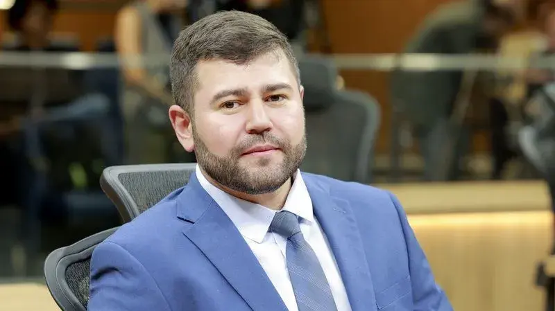 Deputado estadual de Goiás morre em acidente de carro durante campanha