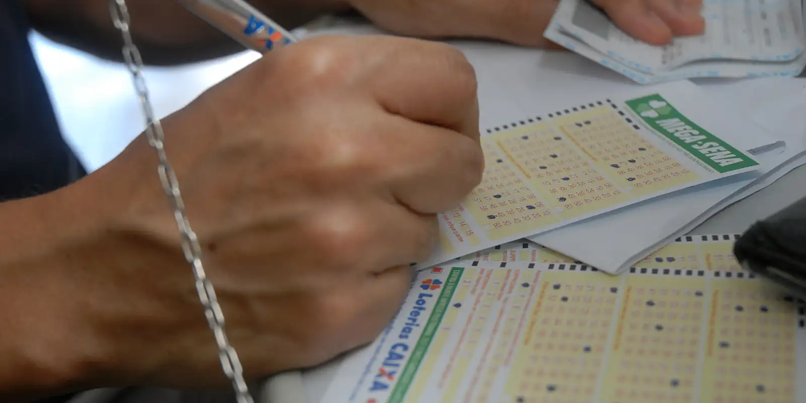 Mega-Sena acumula para R$ 76 milhões; confira os números sorteados