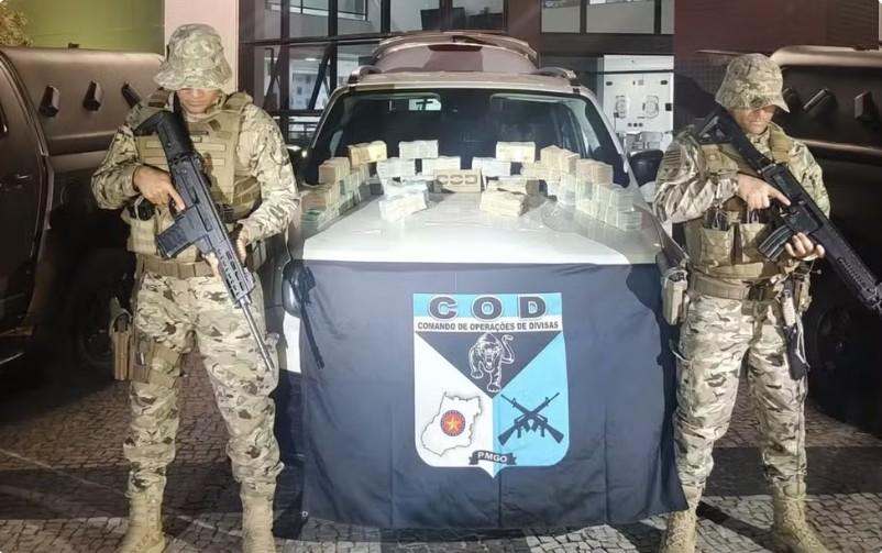 R$ 1 milhão é encontrado em porta-malas de carro na GO-020, em Goiás
