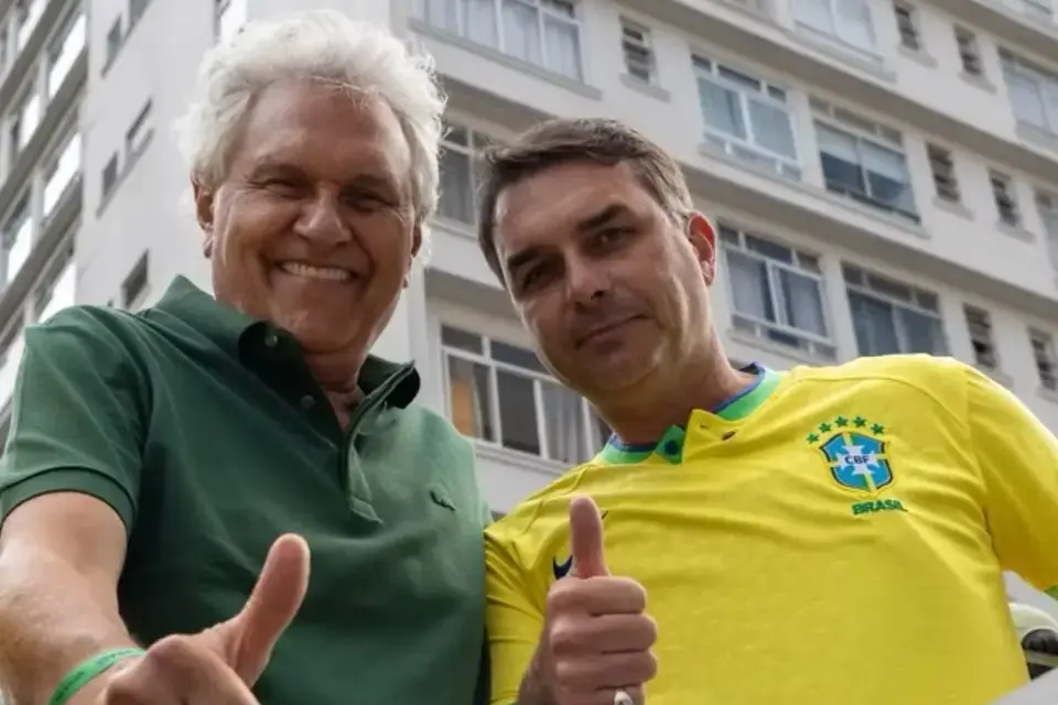 Caiado confirma apoio a Flávio Bolsonaro