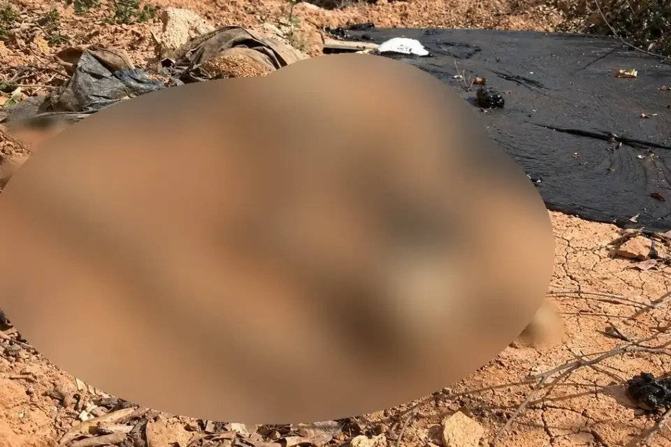 Ossada humana é encontrada ao lado de restos de caixão em aterro sanitário de Niquelândia