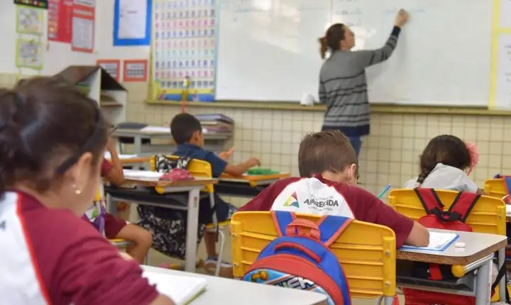 Aparecida anuncia concurso da Educação com 2.956 vagas e cadastro de reserva