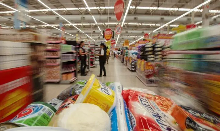 Bolsa Família é reajustado em 15%; medida vale a partir de outubro