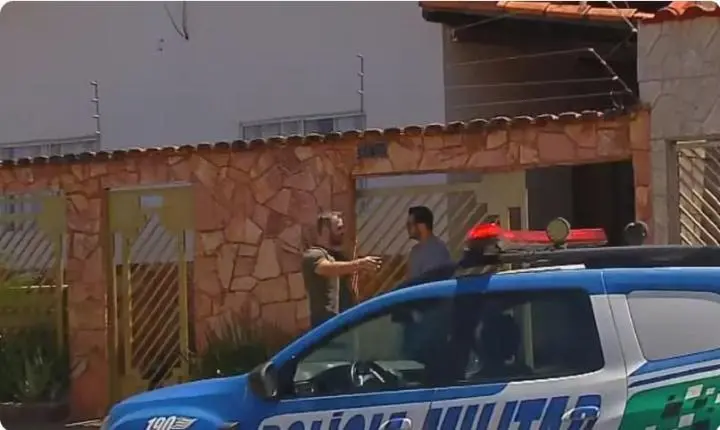 Casal é encontrado morto dentro de casa em Anápolis; suspeita é de feminicídio seguido de suicídio