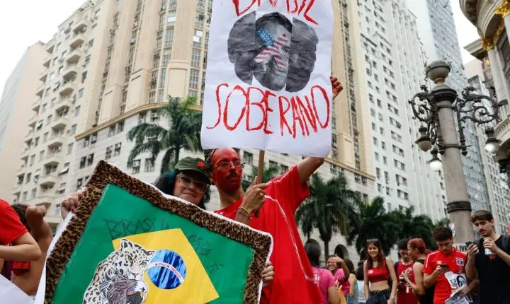 Estudantes fazem ato no Rio de Janeiro em defesa de voto em Lula