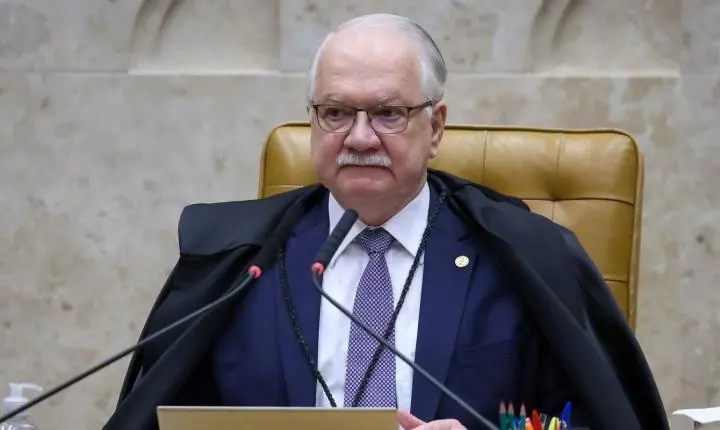 Fachin adia discussão sobre postagens de Nossa Senhora no STF