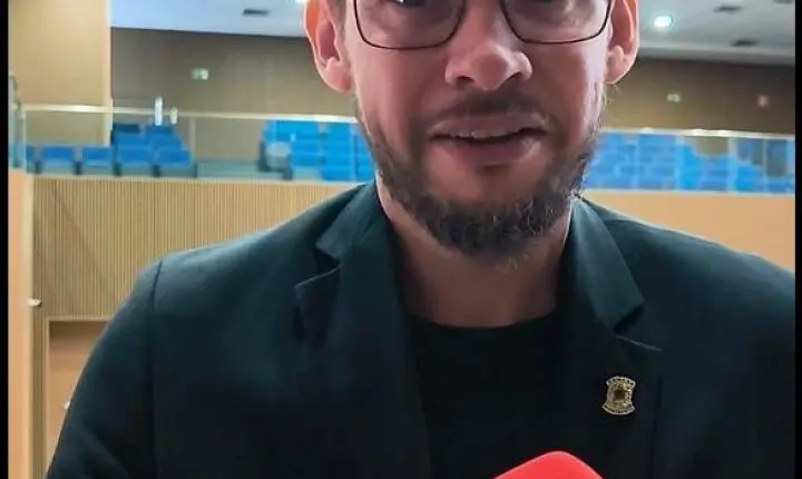 Felipe Cortez critica cenário político e questiona sessão interrompida em Aparecida