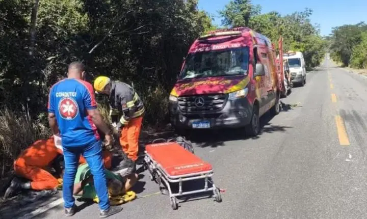 Motorista sobrevive três dias à base de água após acidente que matou pai e esposa na GO-118