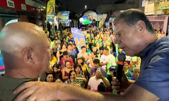 Professor Alcides reúne mais de 3 mil pessoas em primeiro grande comício da campanha em Aparecida