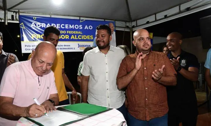 Professor Alcides reúne propostas para transformar demandas da população em projetos para o Brasil