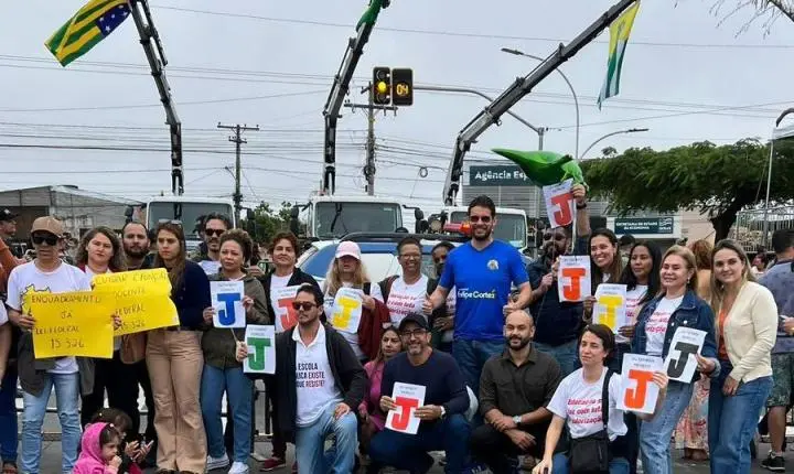 Secretária de Educação aumenta próprio salário enquanto servidores sofrem com 12 anos de progressões congeladas em Aparecida de Goiânia