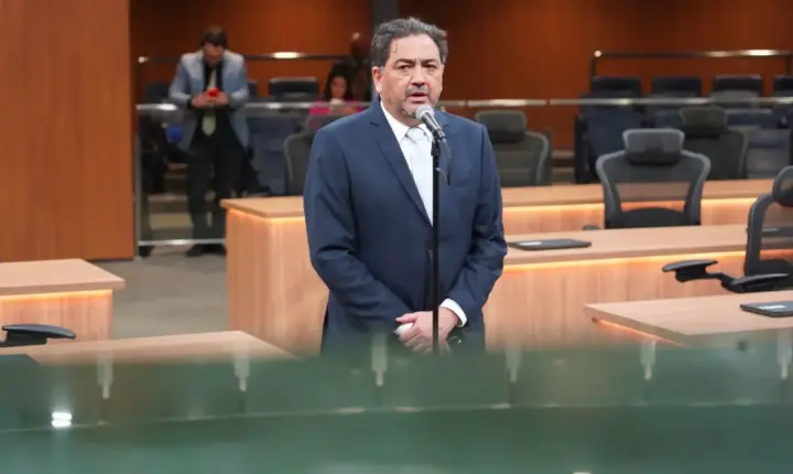 Sete pré-candidatos à presidência da Alego assinam PEC pelo fim da reeleição na Mesa Diretora